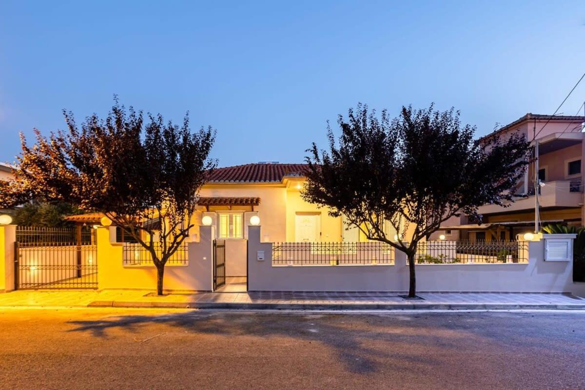 Filiatra Downtown Cozy Retreat - Homely Vibes Exterior photo